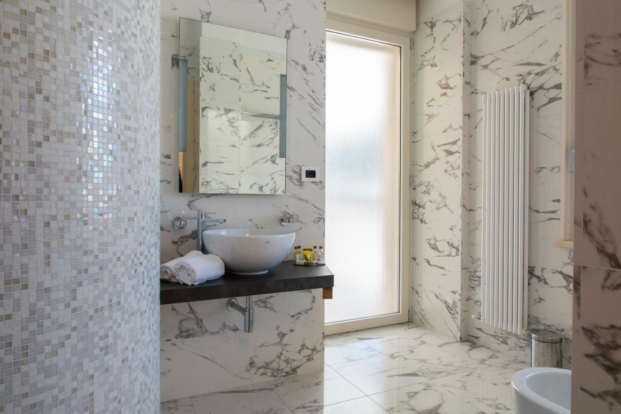 Aurum Suites Pescara Bagian luar foto