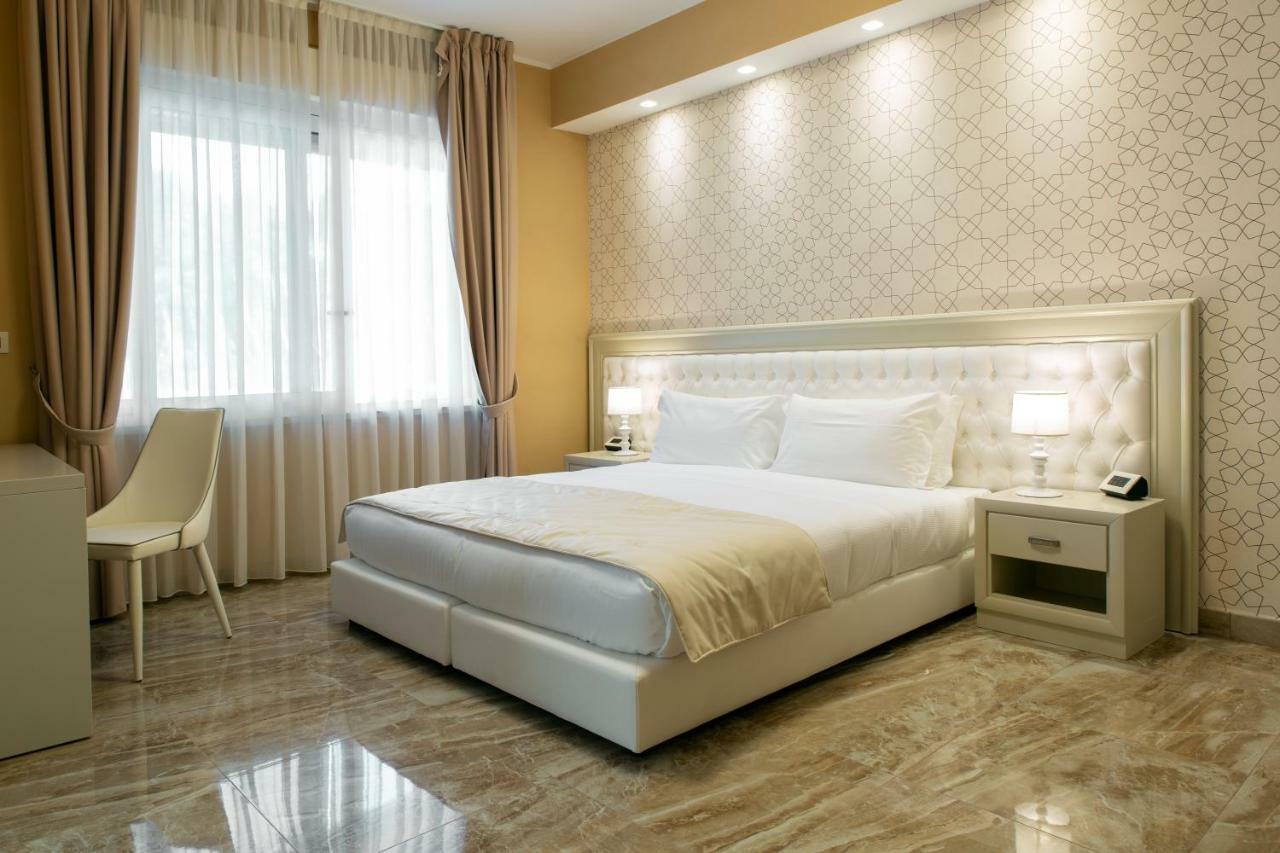 Aurum Suites Pescara Bagian luar foto