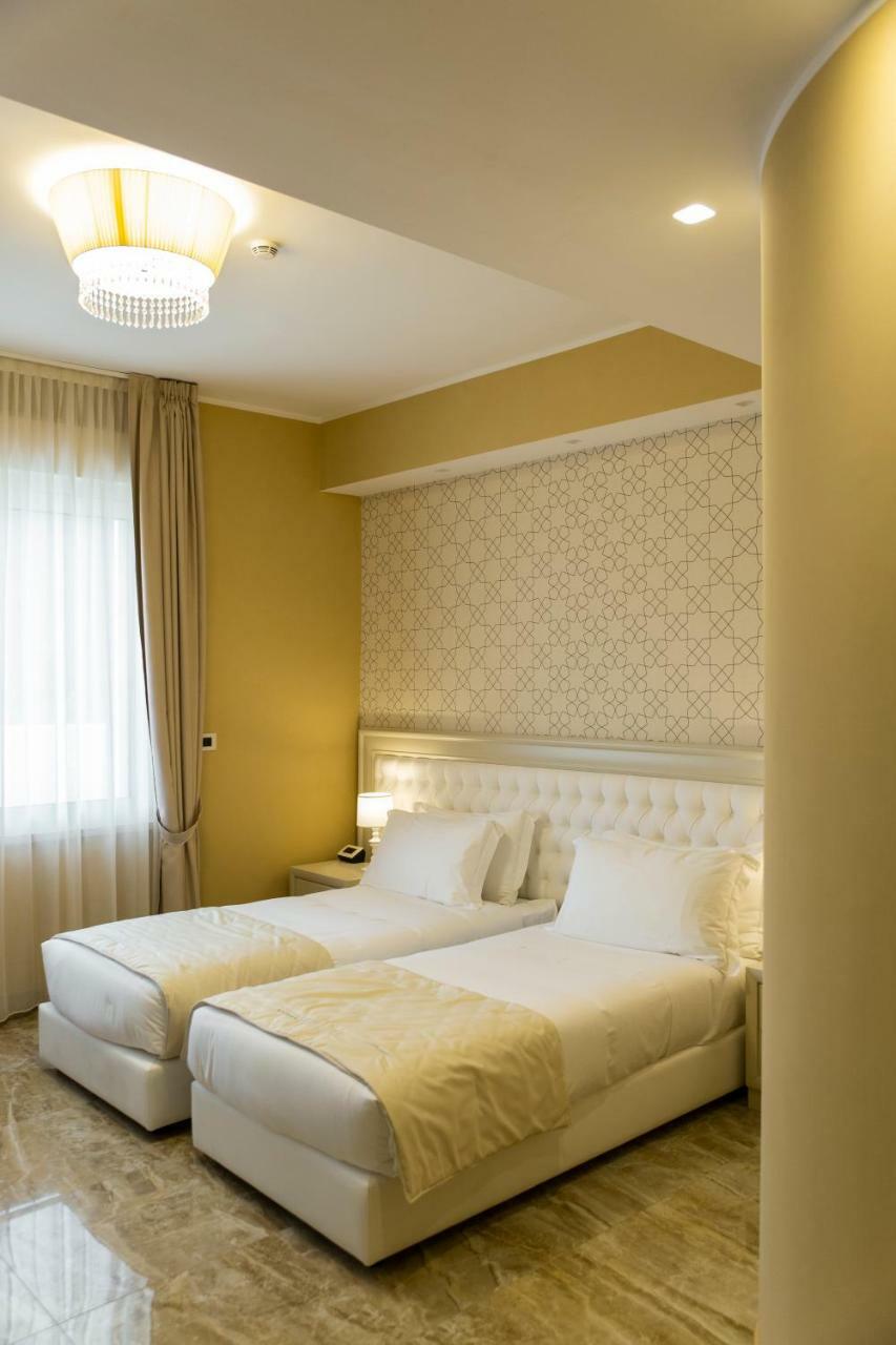 Aurum Suites Pescara Bagian luar foto