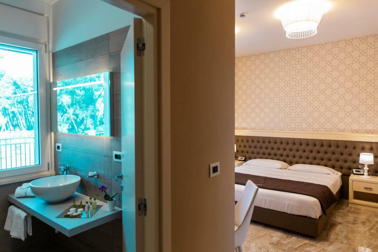Aurum Suites Pescara Bagian luar foto