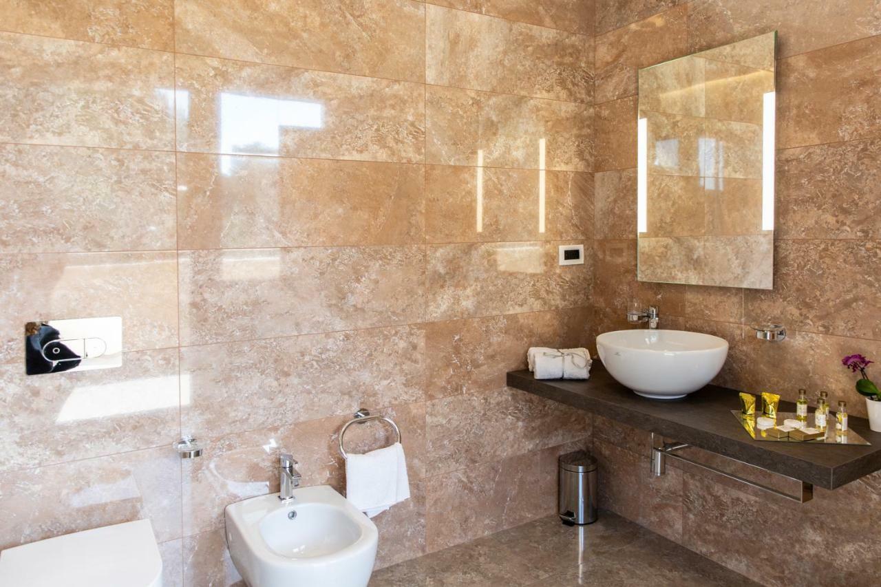 Aurum Suites Pescara Bagian luar foto