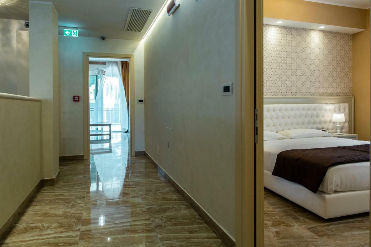 Aurum Suites Pescara Bagian luar foto