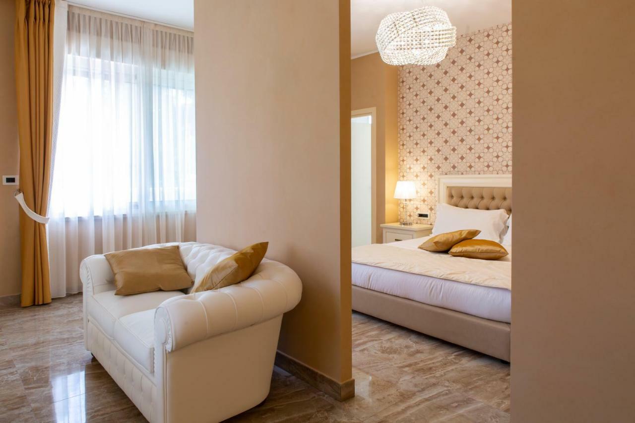 Aurum Suites Pescara Bagian luar foto