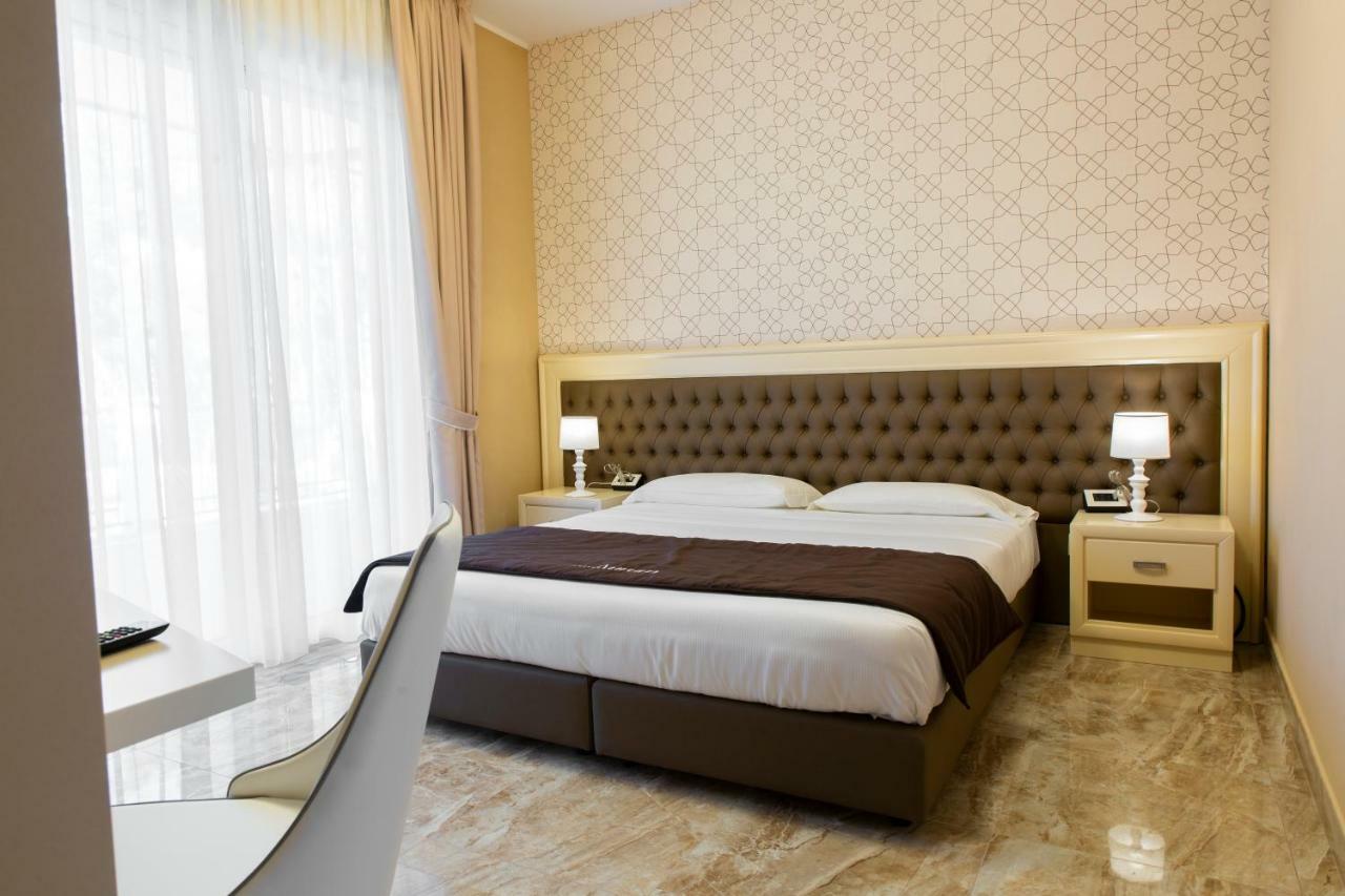 Aurum Suites Pescara Bagian luar foto