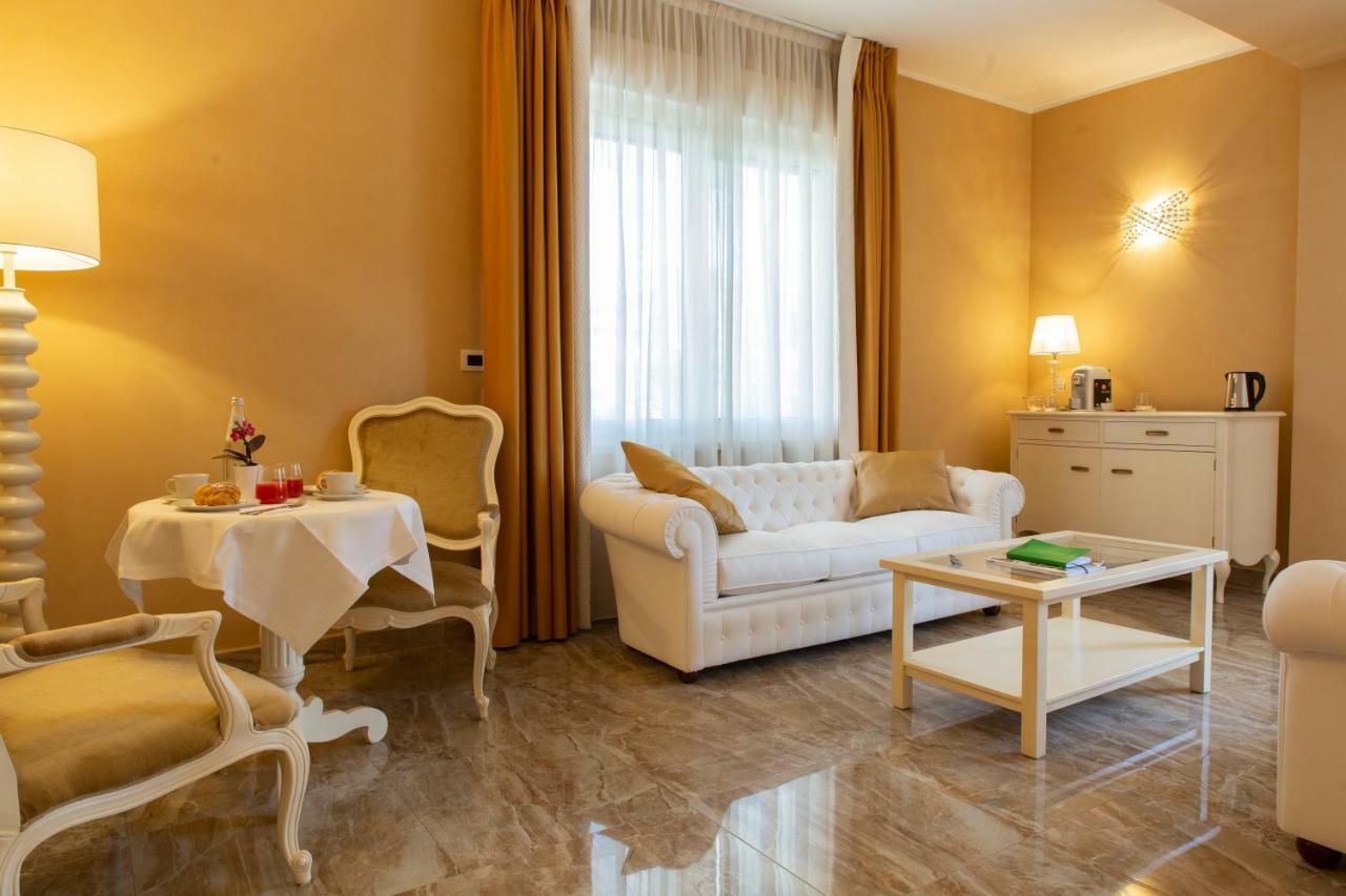 Aurum Suites Pescara Bagian luar foto