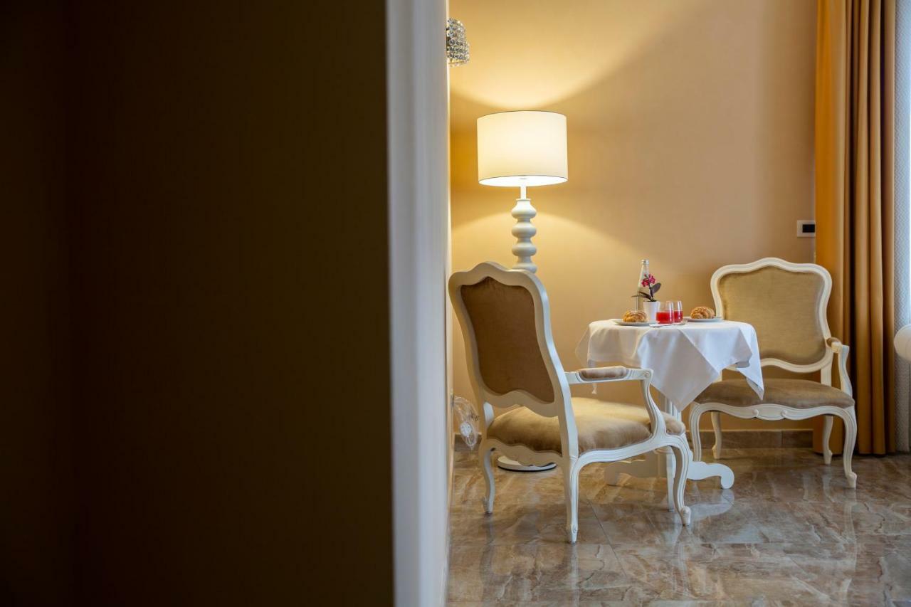 Aurum Suites Pescara Bagian luar foto