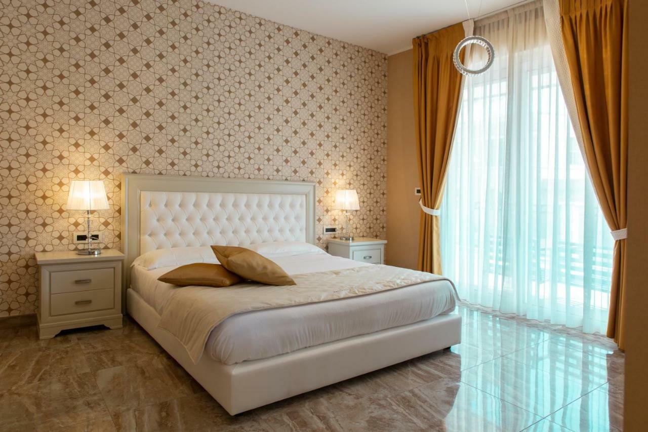 Aurum Suites Pescara Bagian luar foto