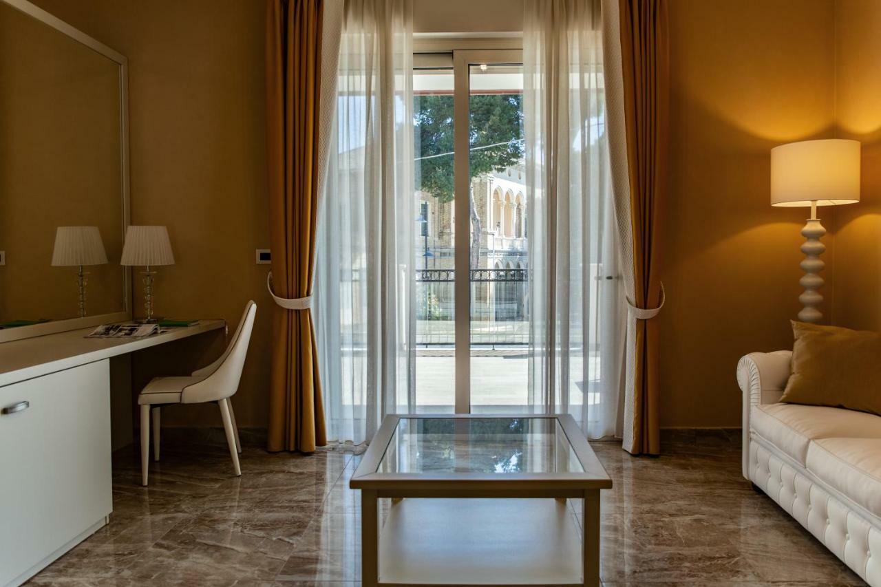 Aurum Suites Pescara Bagian luar foto