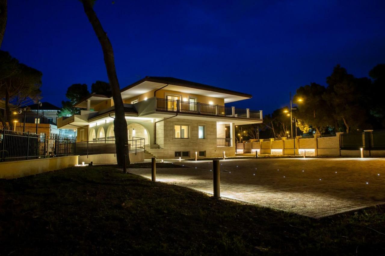 Aurum Suites Pescara Bagian luar foto