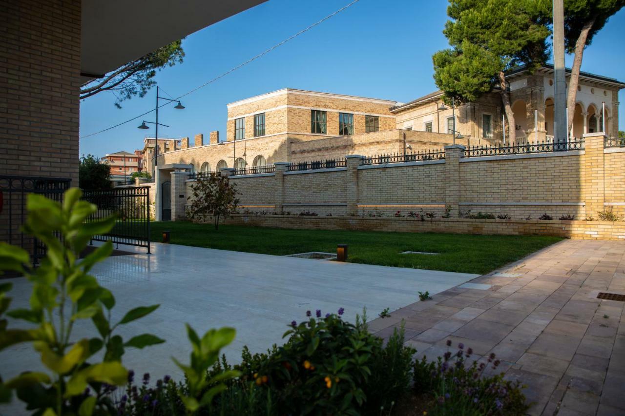 Aurum Suites Pescara Bagian luar foto